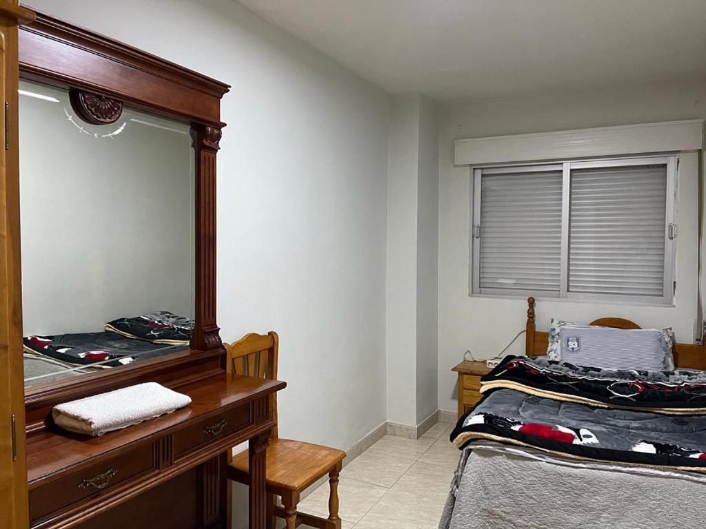 Habitacion Individual En Гранада Екстериор снимка