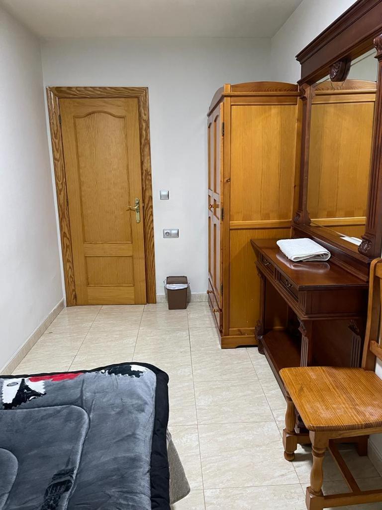 Habitacion Individual En Гранада Екстериор снимка